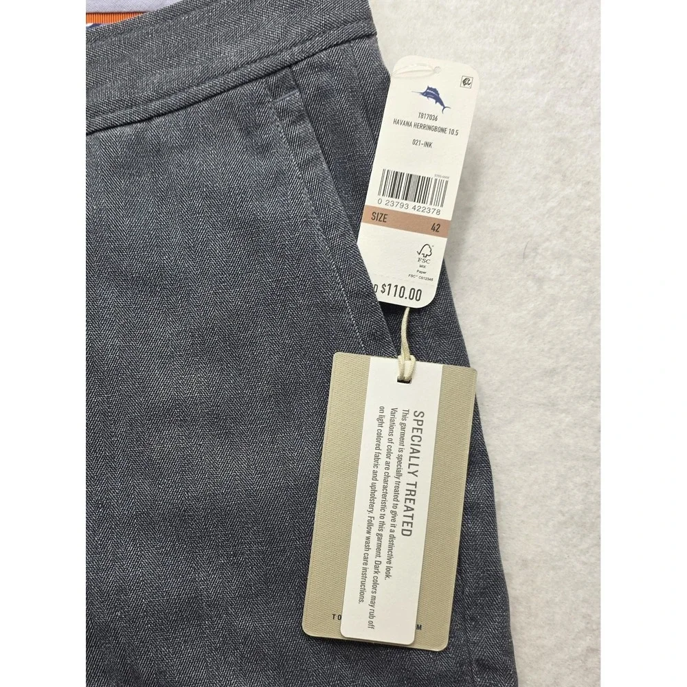 Tommy Bahama T817036 Men's Havana Herringbone Gray Shorts. NWT. Size 42